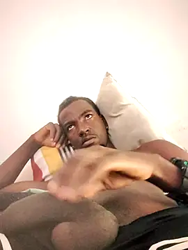 Snapshot of Jheronn28 chatting on 10-18-25, 09:37 Jheronn28 online show from 10-18-25, 09:37