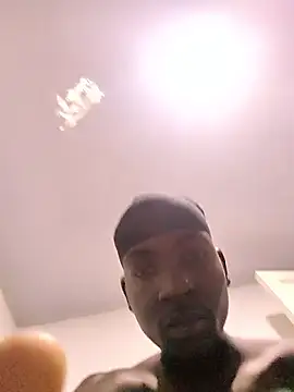 Snapshot of Jheronn28 chatting on 03-04-26, 04:07 Jheronn28 online show from 03-04-26, 04:07