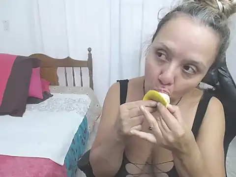 yeslluisa online show from 03-29-26, 06:19