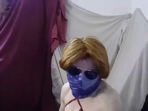 Snapshot of CeDelicja chatting on 10-31-25, 09:27 CeDelicja online show from 10-31-25, 09:27