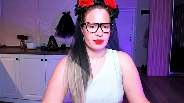 HotTiffani online show from 10-27-25, 10:52