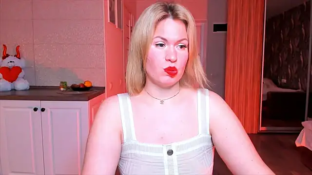 HotTiffani online show from 11-07-25, 05:46