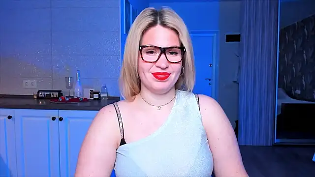 HotTiffani online show from 01-18-26, 06:39