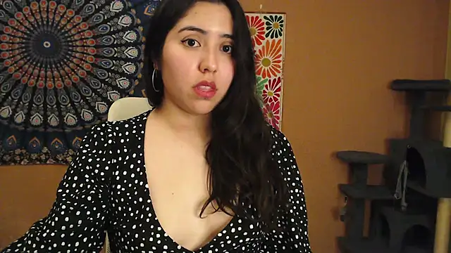 Snapshot of IntimateTales chatting on 01-05-25, 08:10 IntimateTales online show from 01-05-25, 08:10