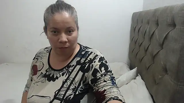 tiffany horny 1 online show from 09-17-25, 06:59