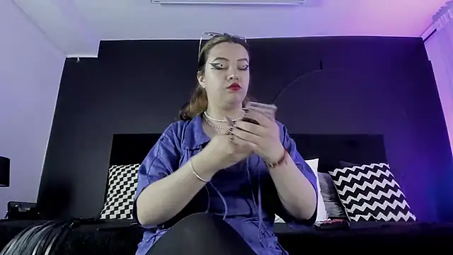 Snapshot of _Jade_16 chatting on 07-14-26, 11:49 Jade 16 online show from 07-14-26, 11:49