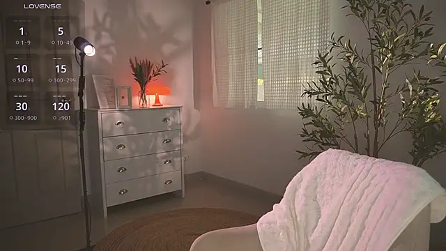 Snapshot of lanabosch chatting on 07-10-26, 12:26 lanabosch online show from 07-10-26, 12:26