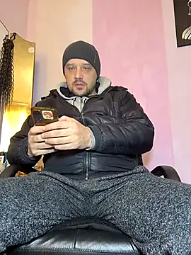 Snapshot of DanielOhCool chatting on 01-18-26, 08:18 DanielOhCool online show from 01-18-26, 08:18