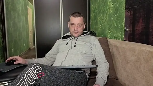 Snapshot of DanielOhCool chatting on 05-06-26, 07:13 DanielOhCool online show from 05-06-26, 07:13