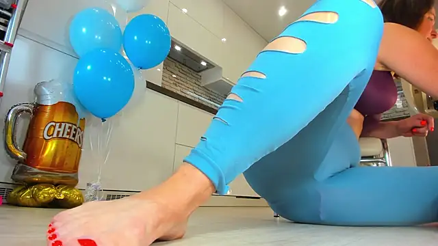 Snapshot of Girl_Squirts chatting on 09-25-25, 03:43 Girl Squirts online show from 09-25-25, 03:43