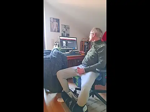 Snapshot of BerndisCam chatting on 01-15-26, 01:26 BerndisCam online show from 01-15-26, 01:26