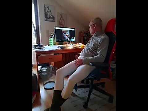 Snapshot of BerndisCam chatting on 02-04-26, 03:40 BerndisCam online show from 02-04-26, 03:40