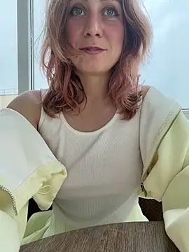 Snapshot of Puzdosia chatting on 05-15-26, 02:02 Puzdosia online show from 05-15-26, 02:02