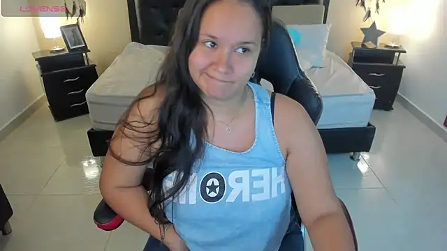 Snapshot of emily_lovexx chatting on 09-09-25, 08:19 emily lovexx online show from 09-09-25, 08:19