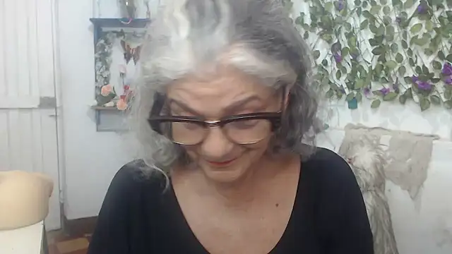 FunnyGrandma online show from 12-03-24, 11:24