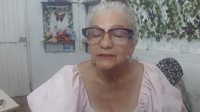 FunnyGrandma online show from 12-12-24, 01:32