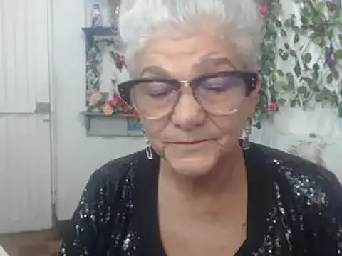 FunnyGrandma online show from 01-11-25, 03:13