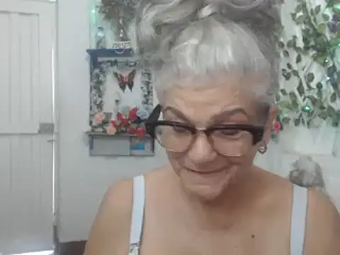 FunnyGrandma online show from 01-11-25, 07:38