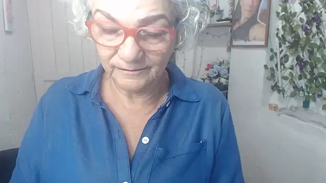 FunnyGrandma online show from 09-30-25, 12:04