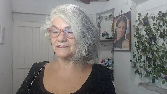 FunnyGrandma online show from 10-03-25, 11:35