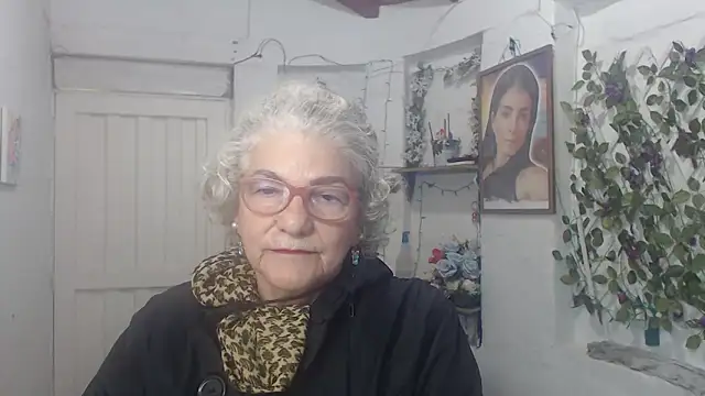 FunnyGrandma online show from 10-05-25, 03:16