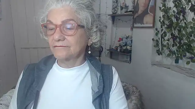 FunnyGrandma online show from 10-15-25, 01:06