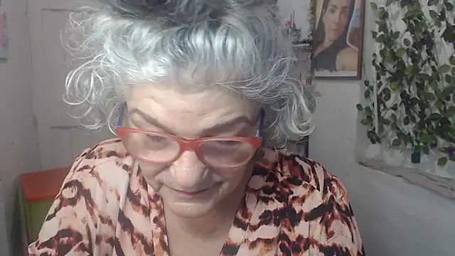 FunnyGrandma online show from 10-16-25, 06:53