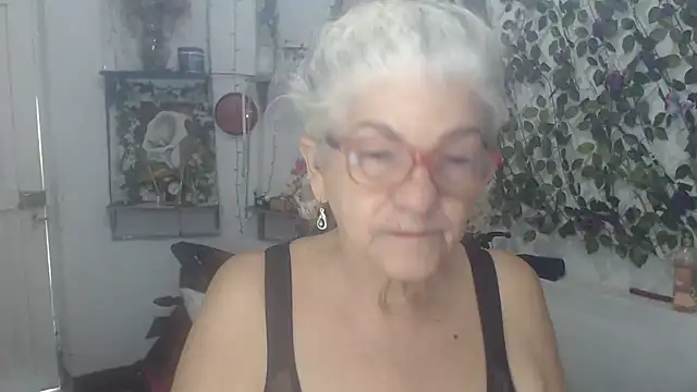FunnyGrandma online show from 02-17-26, 01:29
