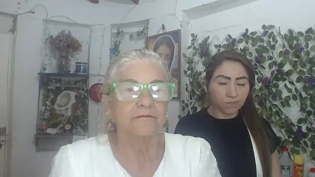 FunnyGrandma online show from 04-03-26, 09:13