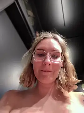 The Snowwhitee online show from 12-20-24, 10:22