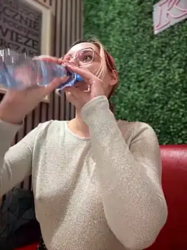 The Snowwhitee online show from 03-18-25, 07:10