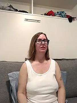 SweetandNaughty1 online show from 03-09-26, 08:46