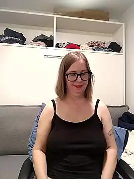 SweetandNaughty1 online show from 06-16-26, 04:15