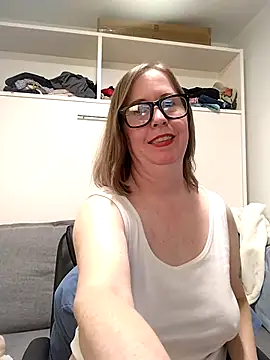 SweetandNaughty1 online show from 07-06-26, 04:31