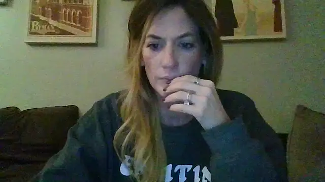 Rhodesxox online show from 11-18-25, 08:30