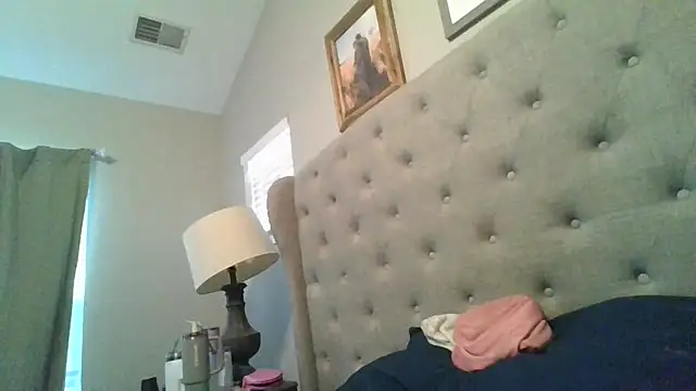 Snapshot of Rhodesxox chatting on 06-16-26, 11:29 Rhodesxox online show from 06-16-26, 11:29