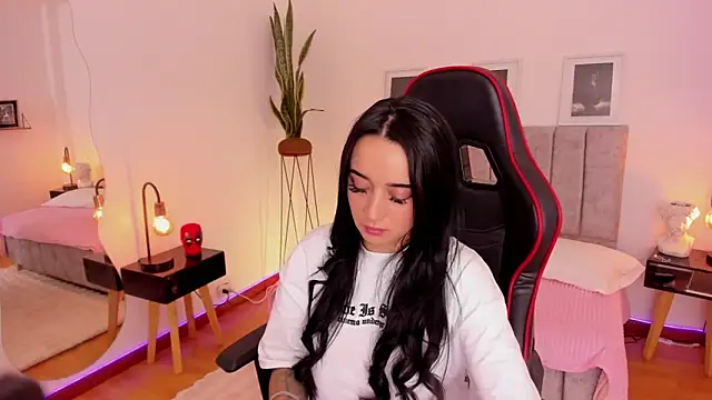 EmmyEvans1 online show from 01-17-25, 07:38