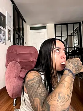 EmmyEvans1 online show from 09-29-25, 07:40