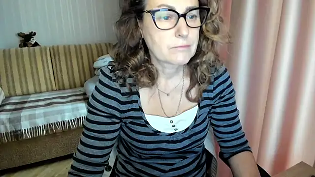 lauraoven online show from 11-22-25, 09:30