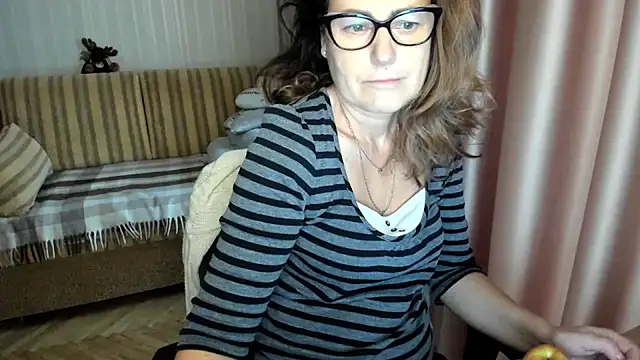 lauraoven online show from 11-26-25, 10:05