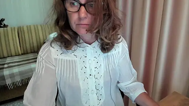 Snapshot of lauraoven chatting on 07-03-26, 09:59 lauraoven online show from 07-03-26, 09:59