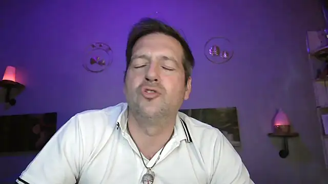 Snapshot of matrikes1 chatting on 01-16-25, 06:48 matrikes1 online show from 01-16-25, 06:48