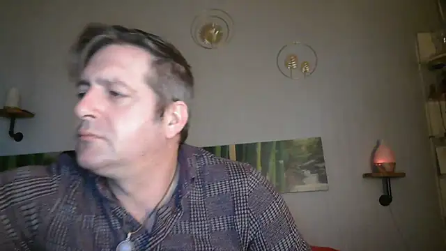 Snapshot of matrikes1 chatting on 01-25-25, 02:36 matrikes1 online show from 01-25-25, 02:36