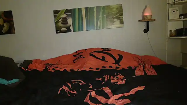 Snapshot of matrikes1 chatting on 01-25-25, 10:28 matrikes1 online show from 01-25-25, 10:28