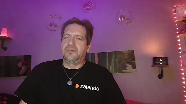 Snapshot of matrikes1 chatting on 02-07-25, 09:58 matrikes1 online show from 02-07-25, 09:58