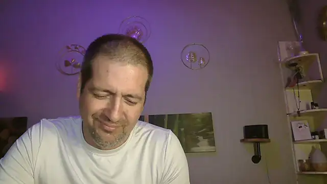 Snapshot of matrikes1 chatting on 02-22-25, 07:25 matrikes1 online show from 02-22-25, 07:25