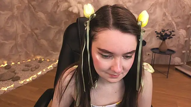 Snapshot of CloudGrace chatting on 02-24-26, 06:17 CloudGrace online show from 02-24-26, 06:17