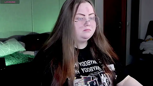 EMMA  CONNOR online show from 03-17-25, 08:19