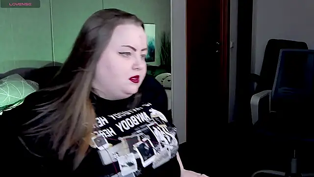 EMMA  CONNOR online show from 03-18-25, 12:16