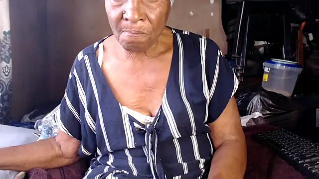 NaughtyGranny online show from 11-18-25, 09:47